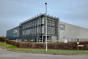 Aluminiumdieven worden betrapt en moeten vluchten, zonder buit.