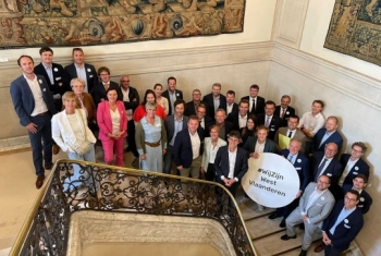 Voka West-Vlaanderen en Unizo West-Vlaanderen trekken aan de alarmbel tijdens ‘Mars op Brussel’.